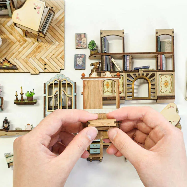 Book Nook - Countryside Diary, un kit créatif pour construire un diorama miniature. Parfait pour décorer une bibliothèque ou comme cadeau original pour un amoureux des livres. Par Nookette.