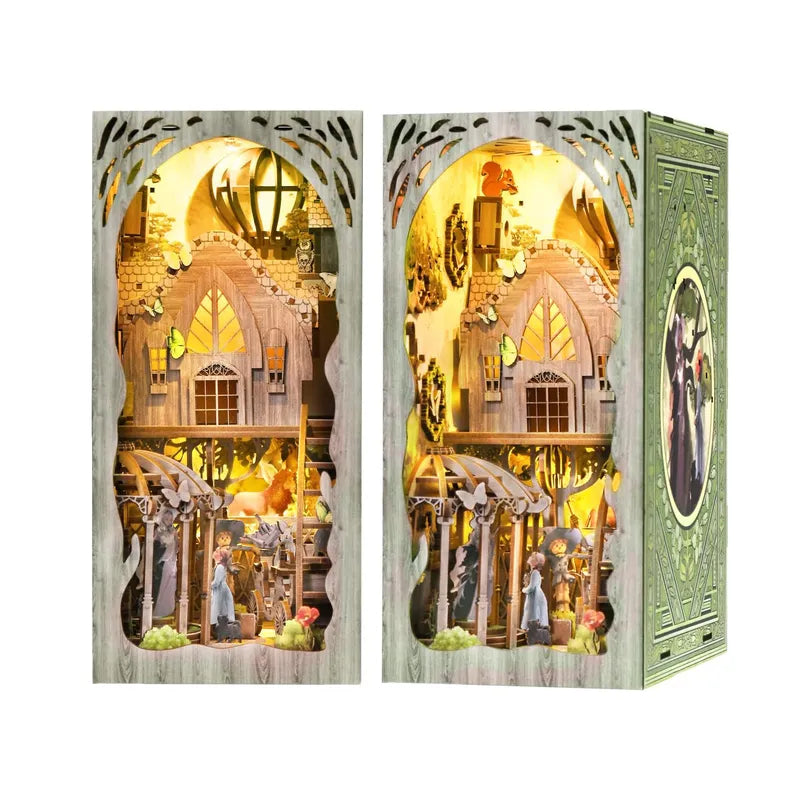 Booknook - Dorothy's Journey, un kit créatif pour construire un diorama miniature. Parfait pour décorer une bibliothèque ou comme cadeau original pour un amoureux des livres. Par Nookette.