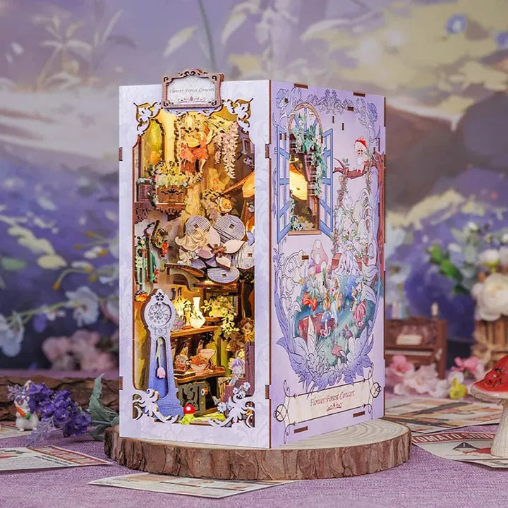 Book Nook - Flower Forest Concert, un kit créatif pour construire un diorama miniature. Parfait pour décorer une bibliothèque ou comme cadeau original pour un amoureux des livres. Par Nookette.
