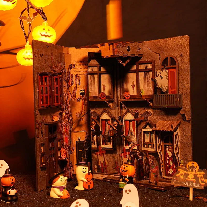 Booknook - Halloween Alley, un kit créatif pour construire un diorama miniature. Parfait pour décorer une bibliothèque ou comme cadeau original pour un amoureux des livres. Par Nookette.