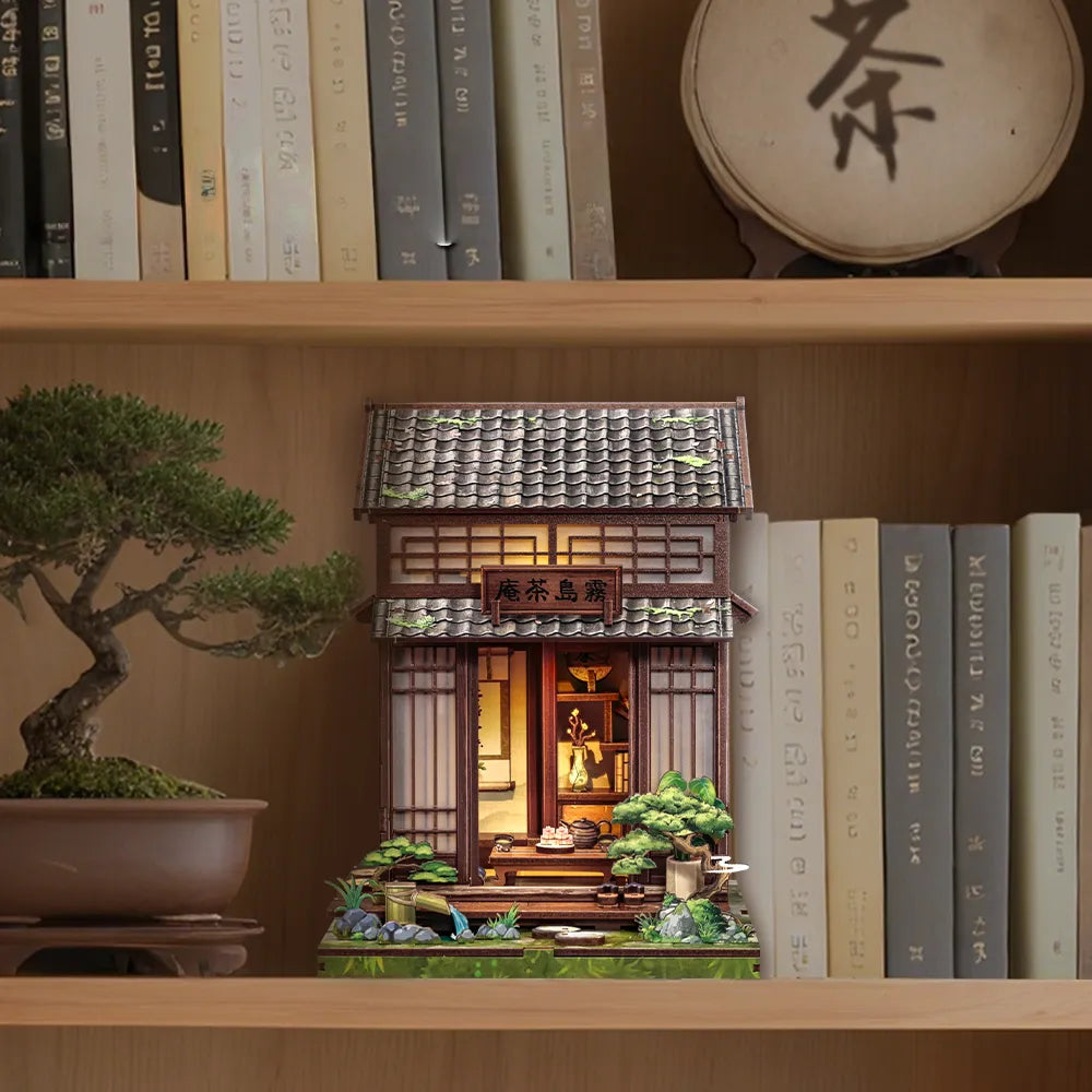 Book Nook Japan- Kirishima Cha-an, un kit créatif pour construire un diorama miniature. Parfait pour décorer une bibliothèque ou comme cadeau original pour un amoureux des livres. Par Nookette.