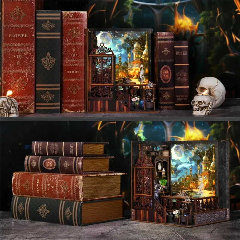 Book Nook - Magic Exploration, un kit créatif pour construire un diorama miniature. Parfait pour décorer une bibliothèque ou comme cadeau original pour un amoureux des livres. Par Nookette.