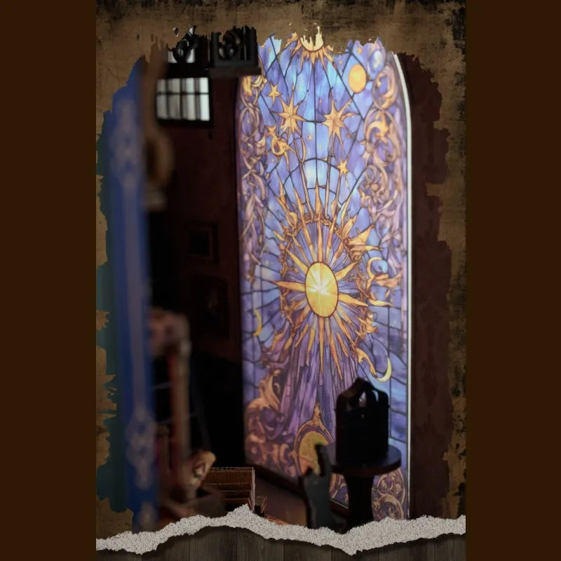Book Nook - Magic Research Society, un kit créatif pour construire un diorama miniature. Parfait pour décorer une bibliothèque ou comme cadeau original pour un amoureux des livres. Par Nookette.