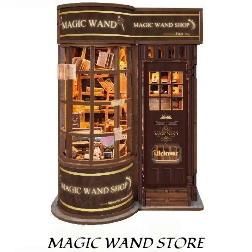 Maison Miniature - Magic Wand Shop, un kit créatif pour construire un diorama miniature. Parfait pour décorer une bibliothèque ou comme cadeau original pour un amoureux des livres. Par Nookette.