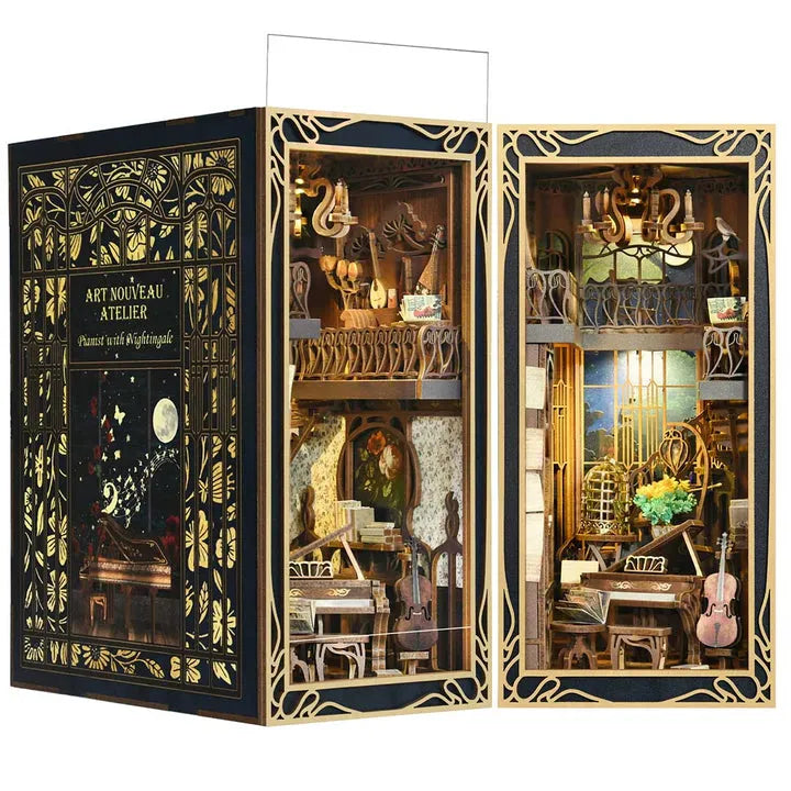 Booknook - Nightingale Harp Room, un kit créatif pour construire un diorama miniature. Parfait pour décorer une bibliothèque ou comme cadeau original pour un amoureux des livres. Par Nookette.