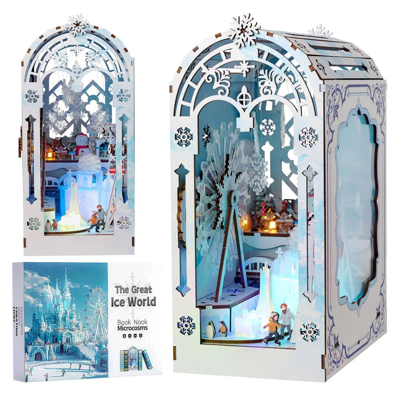 Book Nook - The Great Ice World, un kit créatif pour construire un diorama miniature. Parfait pour décorer une bibliothèque ou comme cadeau original pour un amoureux des livres. Par Nookette.