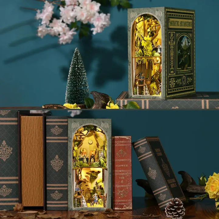 Booknook - The Wizard of Oz, un kit créatif pour construire un diorama miniature. Parfait pour décorer une bibliothèque ou comme cadeau original pour un amoureux des livres. Par Nookette.