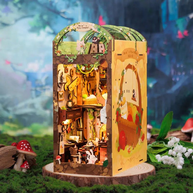Book Nooks | Mole's Apartment, un kit créatif pour construire un diorama miniature. Parfait pour décorer une bibliothèque ou comme cadeau original pour un amoureux des livres. Par Nookette.