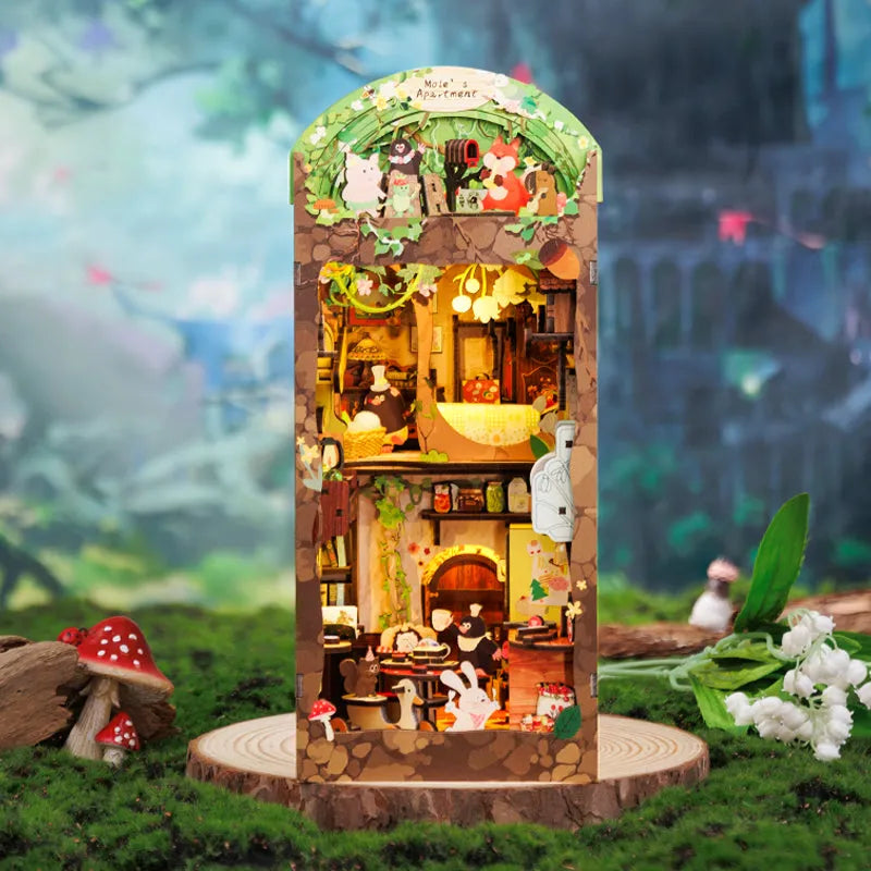 Book Nooks | Mole's Apartment, un kit créatif pour construire un diorama miniature. Parfait pour décorer une bibliothèque ou comme cadeau original pour un amoureux des livres. Par Nookette.