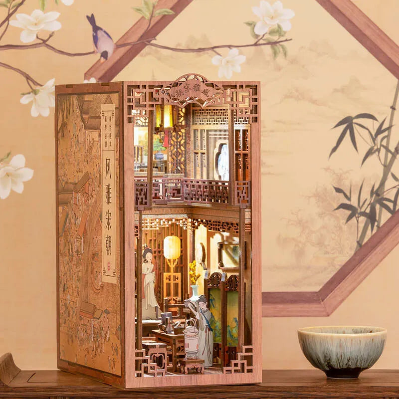 Booknooks | Elegant Song Dynasty, un kit créatif pour construire un diorama miniature. Parfait pour décorer une bibliothèque ou comme cadeau original pour un amoureux des livres. Par Nookette.