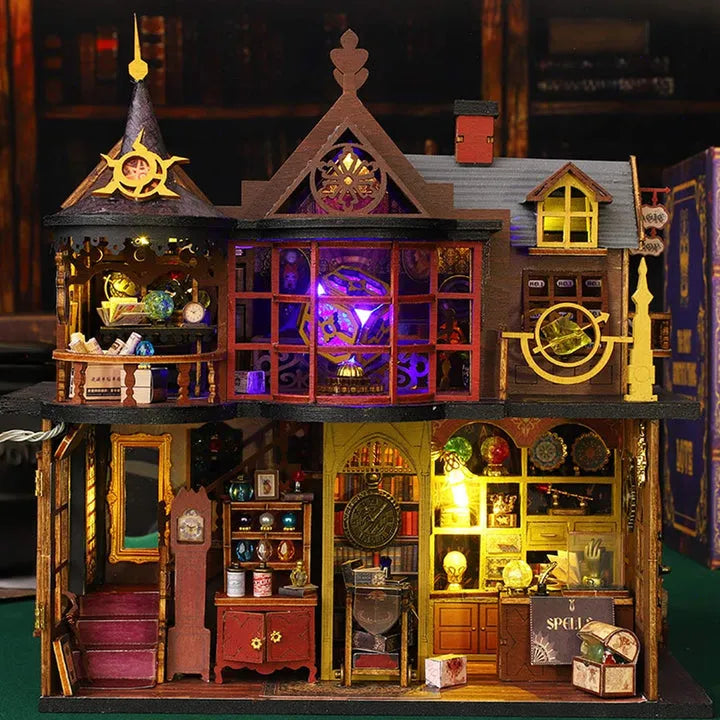 Maison Miniature - Magic Treasure House, un kit créatif pour construire un diorama miniature. Parfait pour décorer une bibliothèque ou comme cadeau original pour un amoureux des livres. Par Nookette.