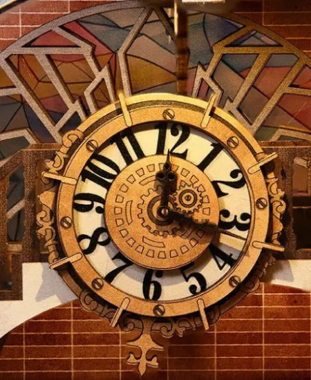 Vue détaillée d'un élément décoratif du Book Nook - Train Repair Station avec des détails fins