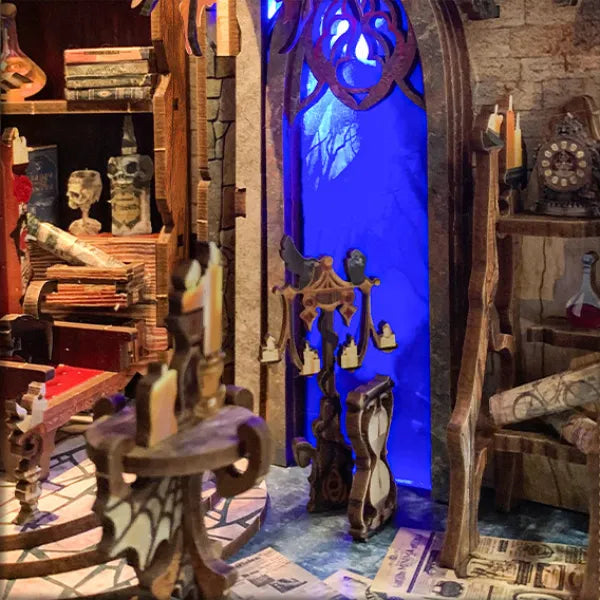 Une mystérieuse lumière bleutée pénètre dans le vieux château