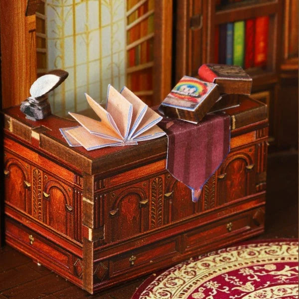 Horloge grand-père antique dans le coin