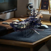 3D Puzzle - Whale Ark Of The Universe, un kit créatif pour construire un diorama miniature. Parfait pour décorer une bibliothèque ou comme cadeau original pour un amoureux des livres. Par Nookette.