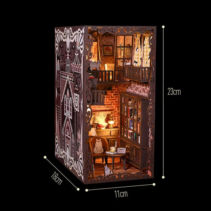 Booknook - No.9 Secret Castle, un kit créatif pour construire un diorama miniature. Parfait pour décorer une bibliothèque ou comme cadeau original pour un amoureux des livres. Par Nookette.