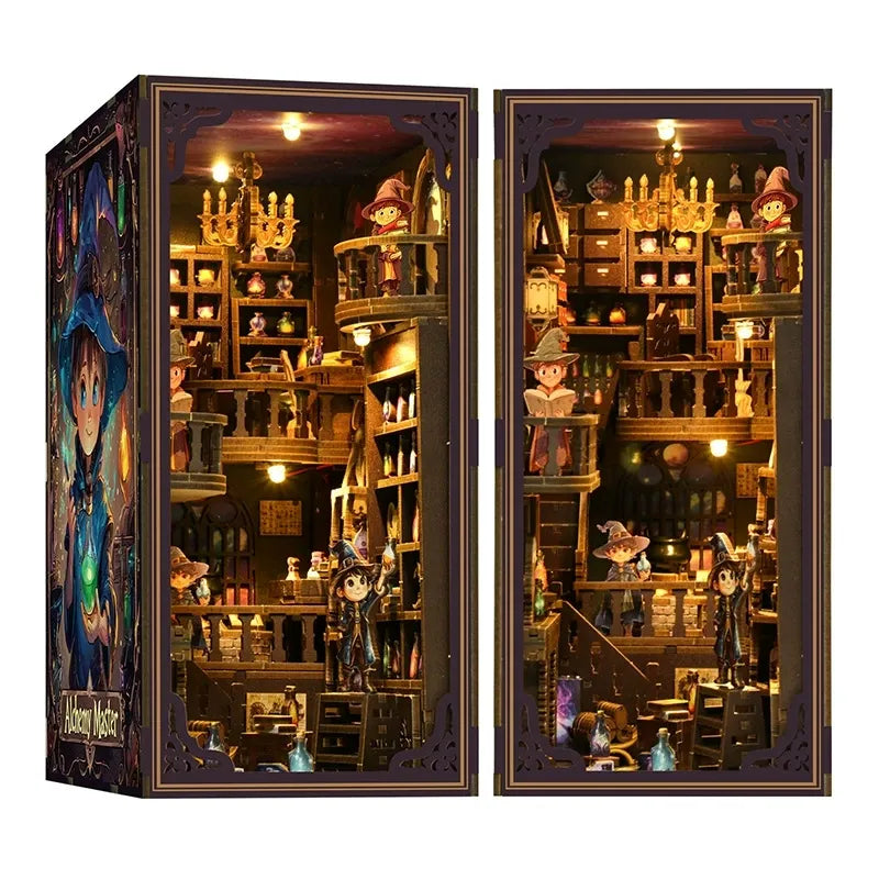 Book Nook - Alchemy Master, un kit créatif pour construire un diorama miniature. Parfait pour décorer une bibliothèque ou comme cadeau original pour un amoureux des livres. Par Nookette.