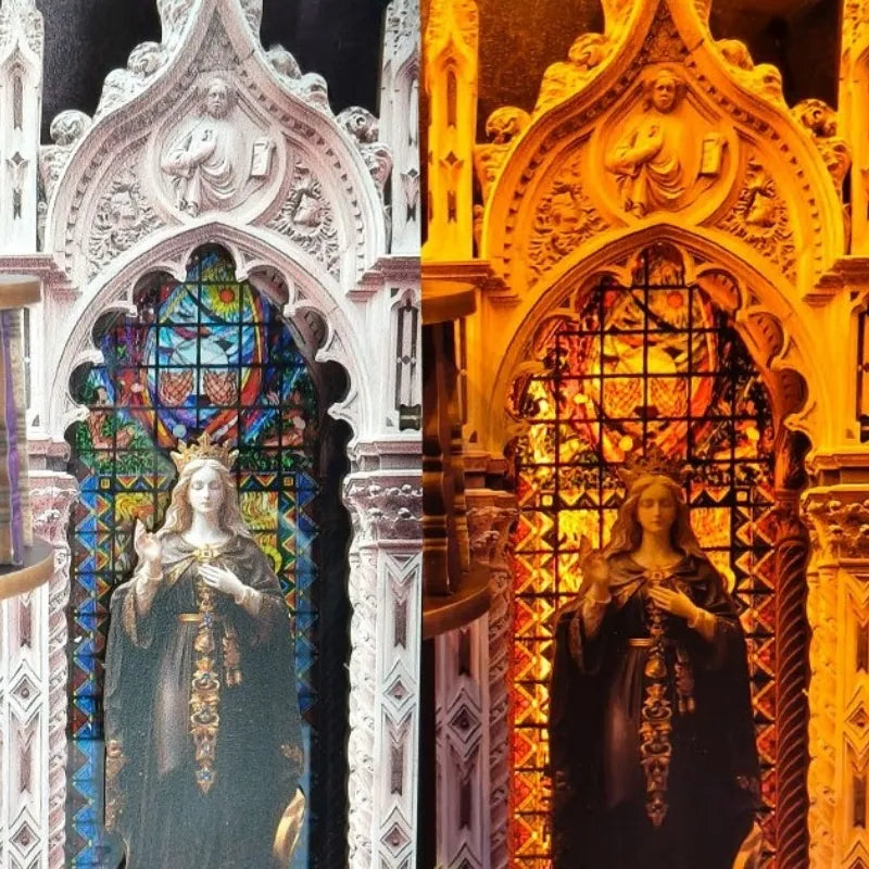 Book Nook - Tarot Divination Association, un kit créatif pour construire un diorama miniature. Parfait pour décorer une bibliothèque ou comme cadeau original pour un amoureux des livres. Par Nookette.