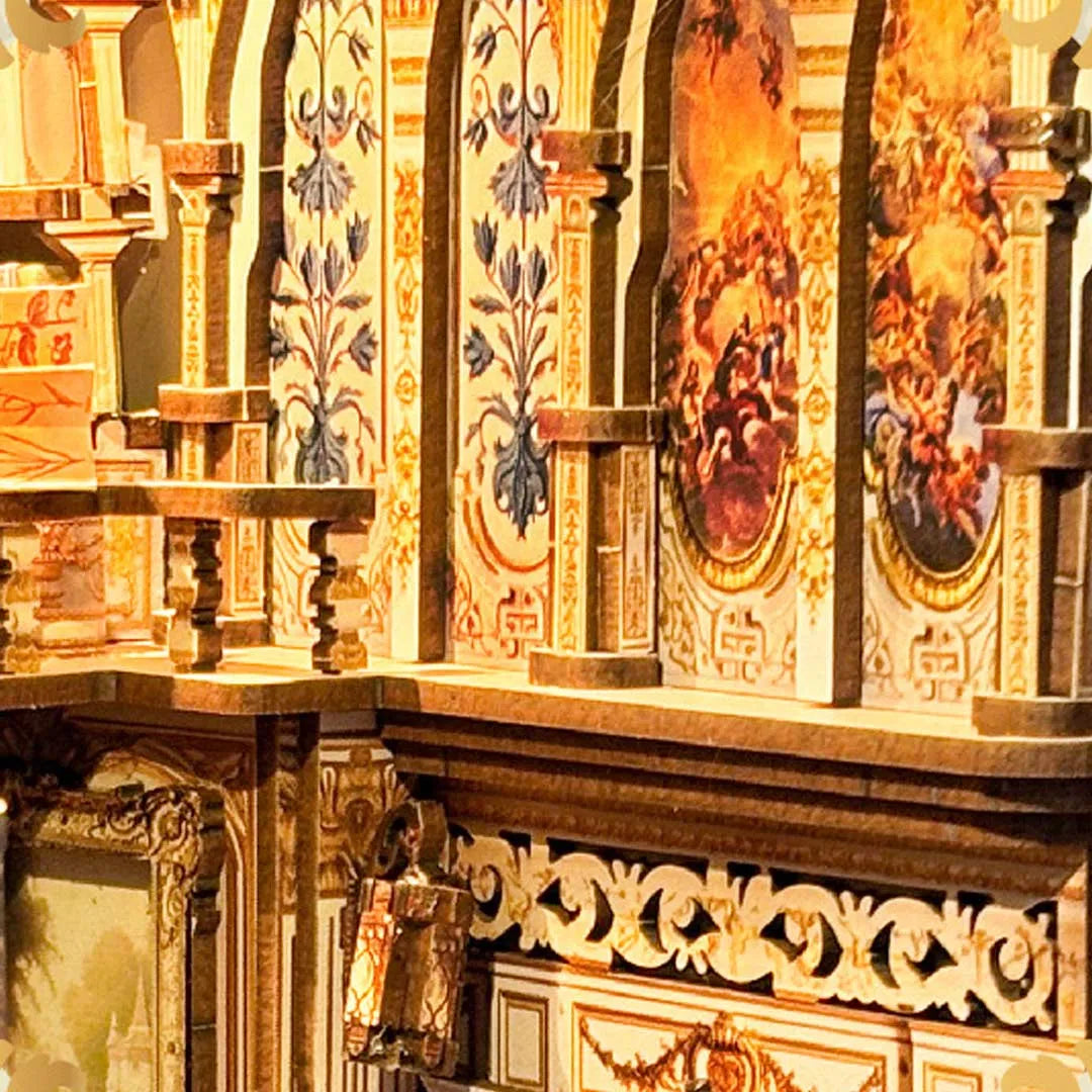 Book Nook - Gorgeous Manor, un kit créatif pour construire un diorama miniature. Parfait pour décorer une bibliothèque ou comme cadeau original pour un amoureux des livres. Par Nookette.