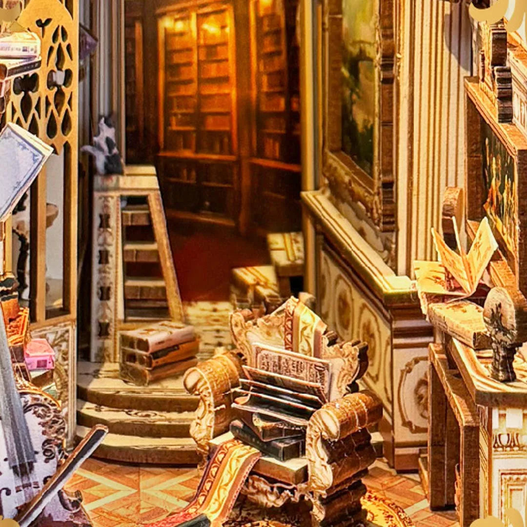 Book Nook - Gorgeous Manor, un kit créatif pour construire un diorama miniature. Parfait pour décorer une bibliothèque ou comme cadeau original pour un amoureux des livres. Par Nookette.