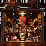 Book Nook - Beyond Library Max, un kit créatif pour construire un diorama miniature. Parfait pour décorer une bibliothèque ou comme cadeau original pour un amoureux des livres. Par Nookette.