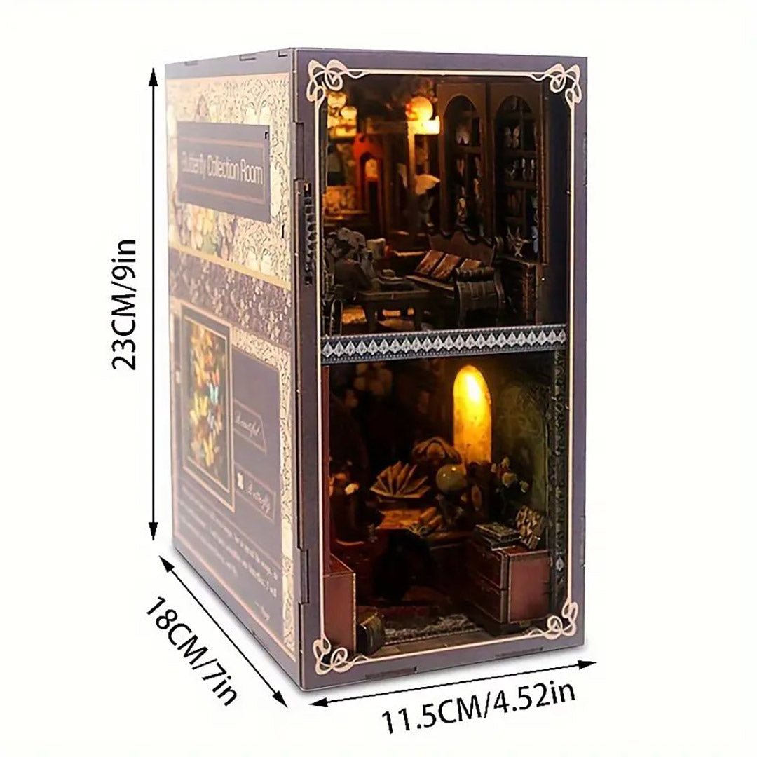 Booknook - Butterfly Collection Room, un kit créatif pour construire un diorama miniature. Parfait pour décorer une bibliothèque ou comme cadeau original pour un amoureux des livres. Par Nookette.