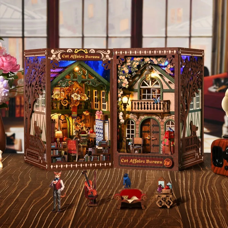Book Nook - Cat Affairs Bureau, un kit créatif pour construire un diorama miniature. Parfait pour décorer une bibliothèque ou comme cadeau original pour un amoureux des livres. Par Nookette.