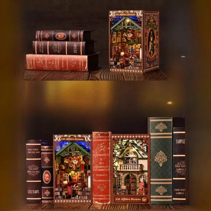 Book Nook - Cat Affairs Bureau, un kit créatif pour construire un diorama miniature. Parfait pour décorer une bibliothèque ou comme cadeau original pour un amoureux des livres. Par Nookette.