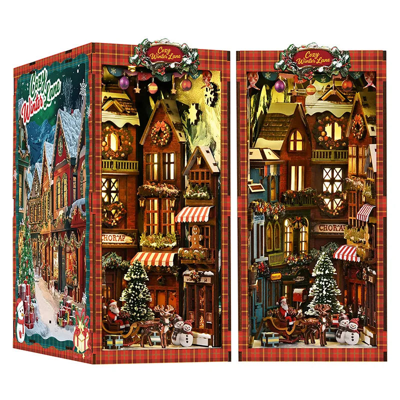 Book Nook - Christmas Street Corner, un kit créatif pour construire un diorama miniature. Parfait pour décorer une bibliothèque ou comme cadeau original pour un amoureux des livres. Par Nookette.