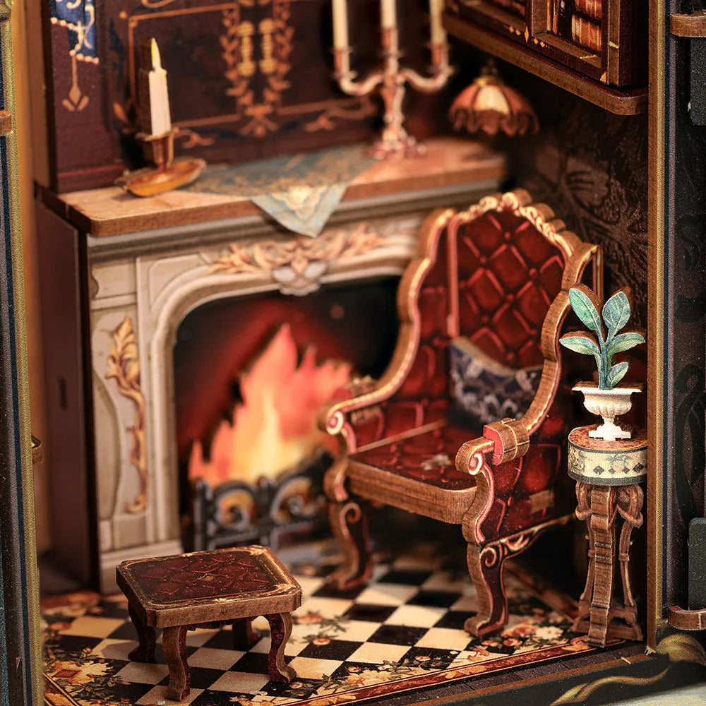 Book Nook - Count Cat's Study, un kit créatif pour construire un diorama miniature. Parfait pour décorer une bibliothèque ou comme cadeau original pour un amoureux des livres. Par Nookette.