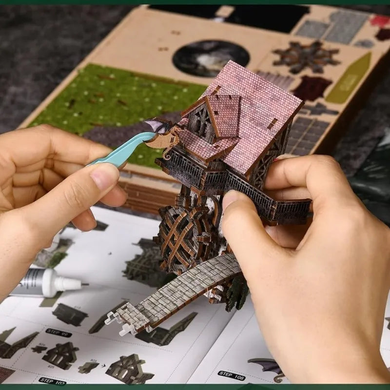 Book Nook - Down The Rabbit-Hole Alice in Wonderland, un kit créatif pour construire un diorama miniature. Parfait pour décorer une bibliothèque ou comme cadeau original pour un amoureux des livres. Par Nookette.