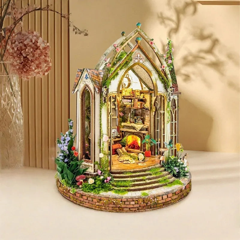 Book Nook - Dreamland Floral Studio, un kit créatif pour construire un diorama miniature. Parfait pour décorer une bibliothèque ou comme cadeau original pour un amoureux des livres. Par Nookette.