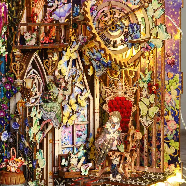 Book Nook - Fairytale Elf, un kit créatif pour construire un diorama miniature. Parfait pour décorer une bibliothèque ou comme cadeau original pour un amoureux des livres. Par Nookette.