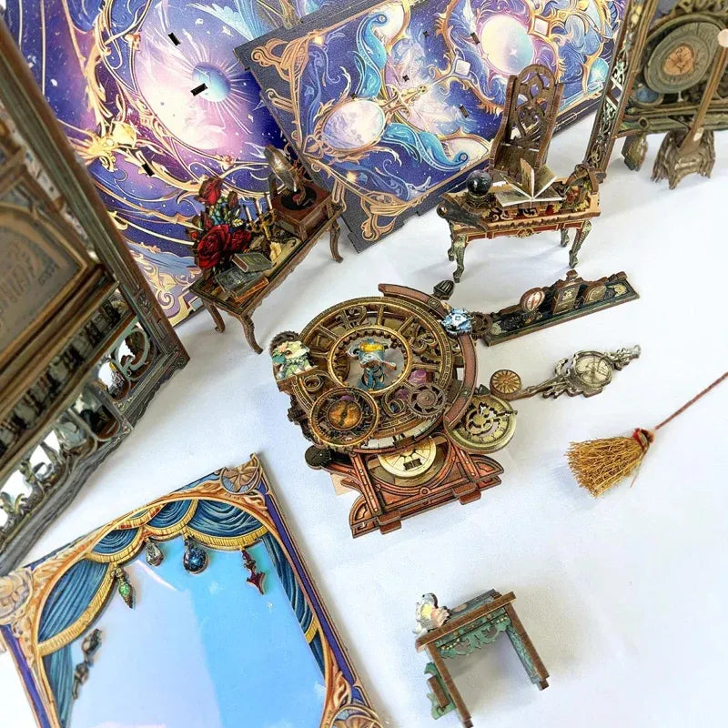 Book Nook - Fantasy Store, un kit créatif pour construire un diorama miniature. Parfait pour décorer une bibliothèque ou comme cadeau original pour un amoureux des livres. Par Nookette.