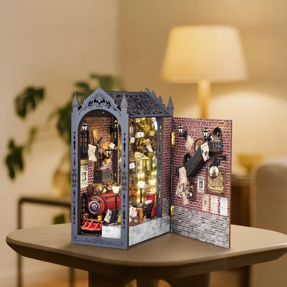 Book Nook - Fantasy Train Platform