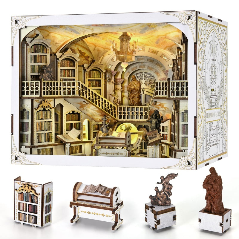 Book Nook - Library of Gods Max, un kit créatif pour construire un diorama miniature. Parfait pour décorer une bibliothèque ou comme cadeau original pour un amoureux des livres. Par Nookette.