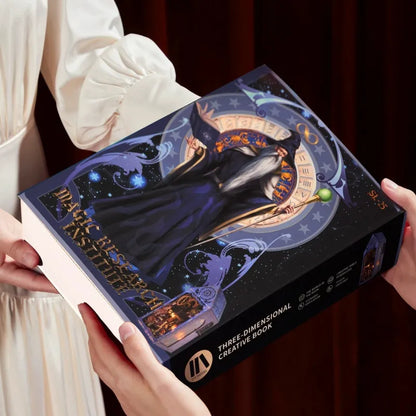 Book Nook - Magic Research Society, un kit créatif pour construire un diorama miniature. Parfait pour décorer une bibliothèque ou comme cadeau original pour un amoureux des livres. Par Nookette.