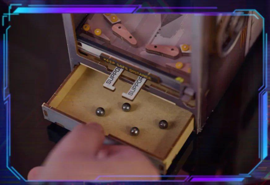 Chaudron de sorcière sur une petite table