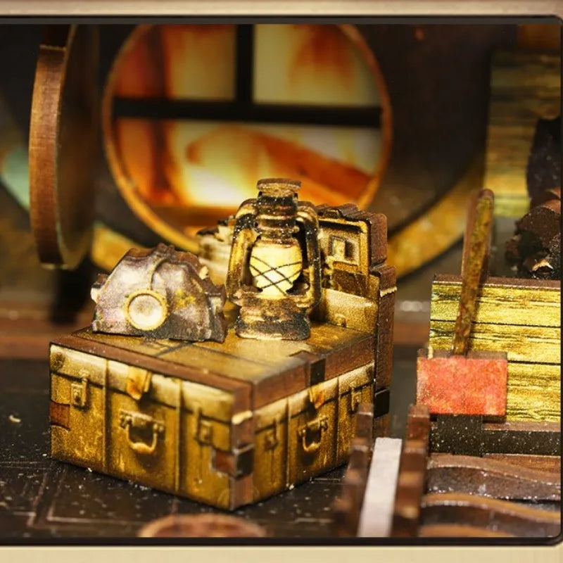 Book Nook - Mechanical Rhythm, un kit créatif pour construire un diorama miniature. Parfait pour décorer une bibliothèque ou comme cadeau original pour un amoureux des livres. Par Nookette.