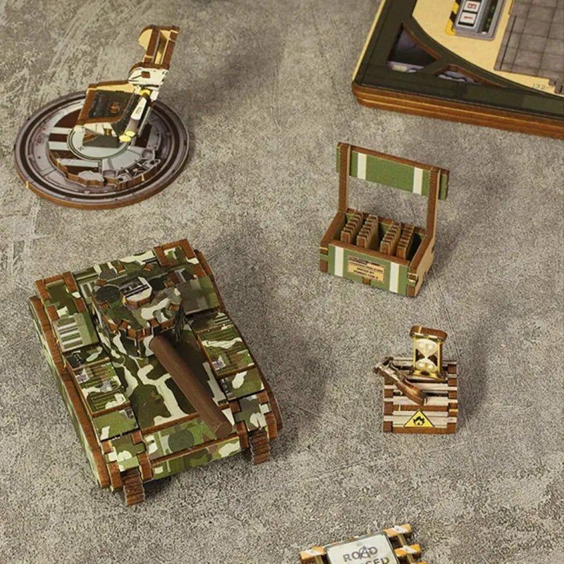 Book Nook - Military Base, un kit créatif pour construire un diorama miniature. Parfait pour décorer une bibliothèque ou comme cadeau original pour un amoureux des livres. Par Nookette.