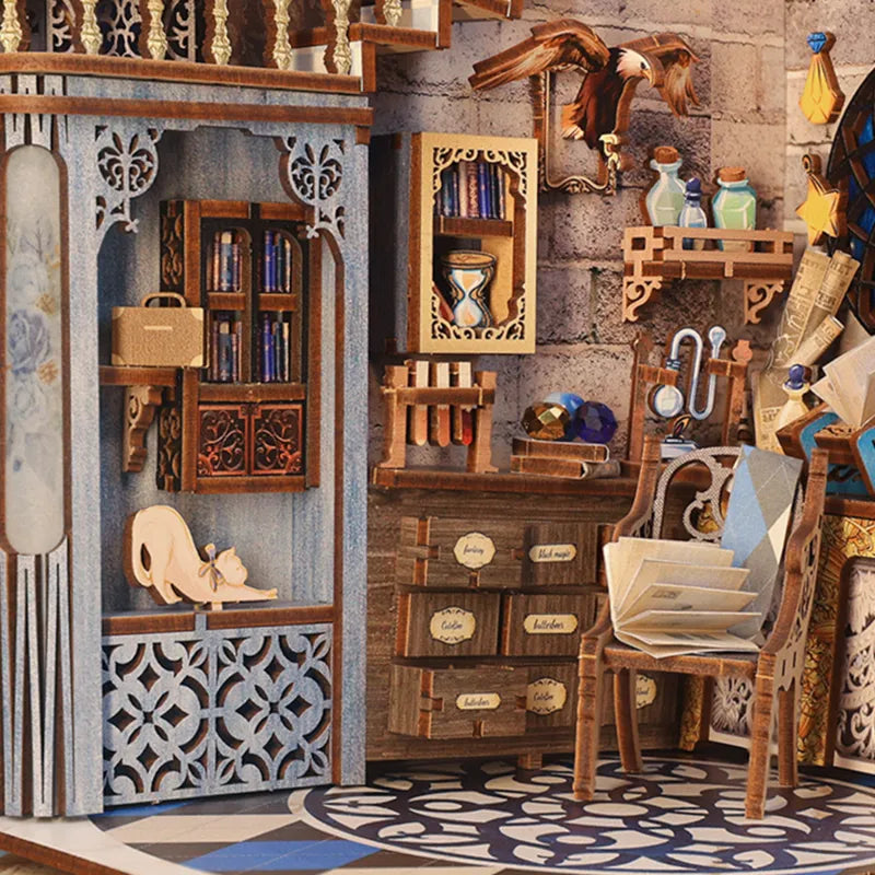 Book Nook | Nebula Common Room, un kit créatif pour construire un diorama miniature. Parfait pour décorer une bibliothèque ou comme cadeau original pour un amoureux des livres. Par Nookette.