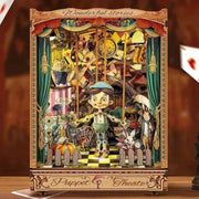 Book Nook - Puppet’s Adventure, un kit créatif pour construire un diorama miniature. Parfait pour décorer une bibliothèque ou comme cadeau original pour un amoureux des livres. Par Nookette.