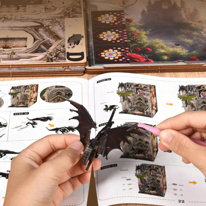 Book Nook - Sleeping Beauty, un kit créatif pour construire un diorama miniature. Parfait pour décorer une bibliothèque ou comme cadeau original pour un amoureux des livres. Par Nookette.