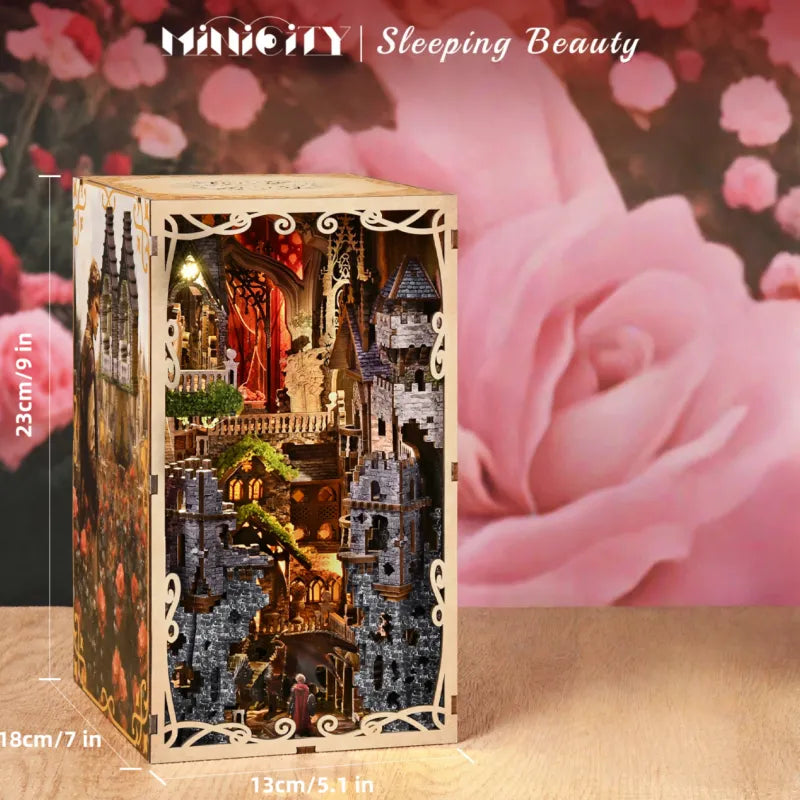Book Nook - Sleeping Beauty, un kit créatif pour construire un diorama miniature. Parfait pour décorer une bibliothèque ou comme cadeau original pour un amoureux des livres. Par Nookette.
