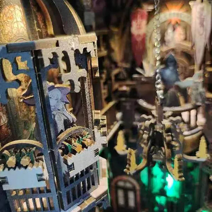 Booknook - Tarot Divination Society, un kit créatif pour construire un diorama miniature. Parfait pour décorer une bibliothèque ou comme cadeau original pour un amoureux des livres. Par Nookette.