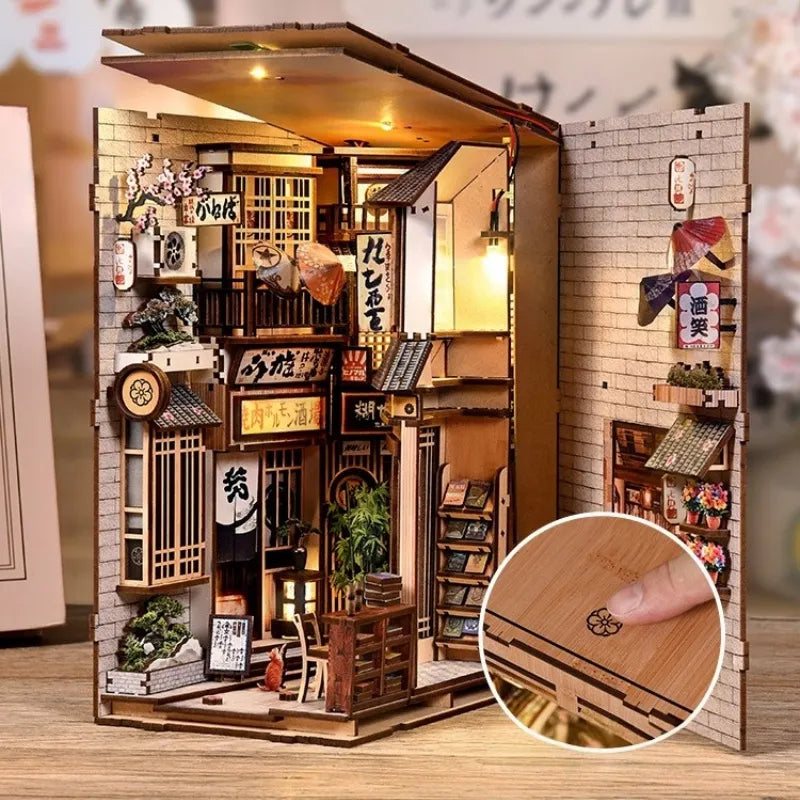 Book Nook - The Alley Waiting for the Cat