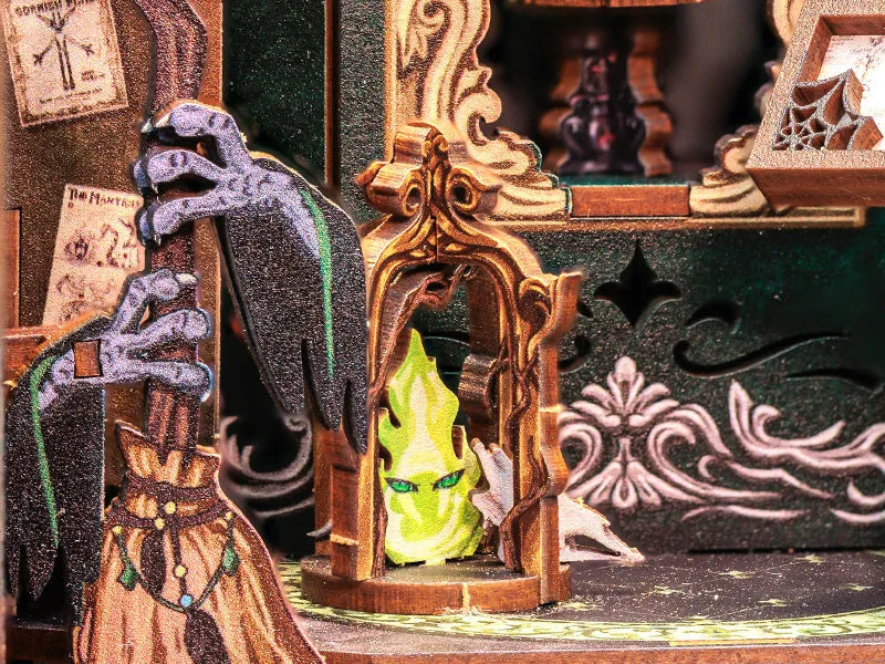 La main du sorcier qui dirige le balai magique