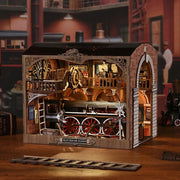 Vue d'ensemble du Book Nook - Train Repair Station avec scène détaillée