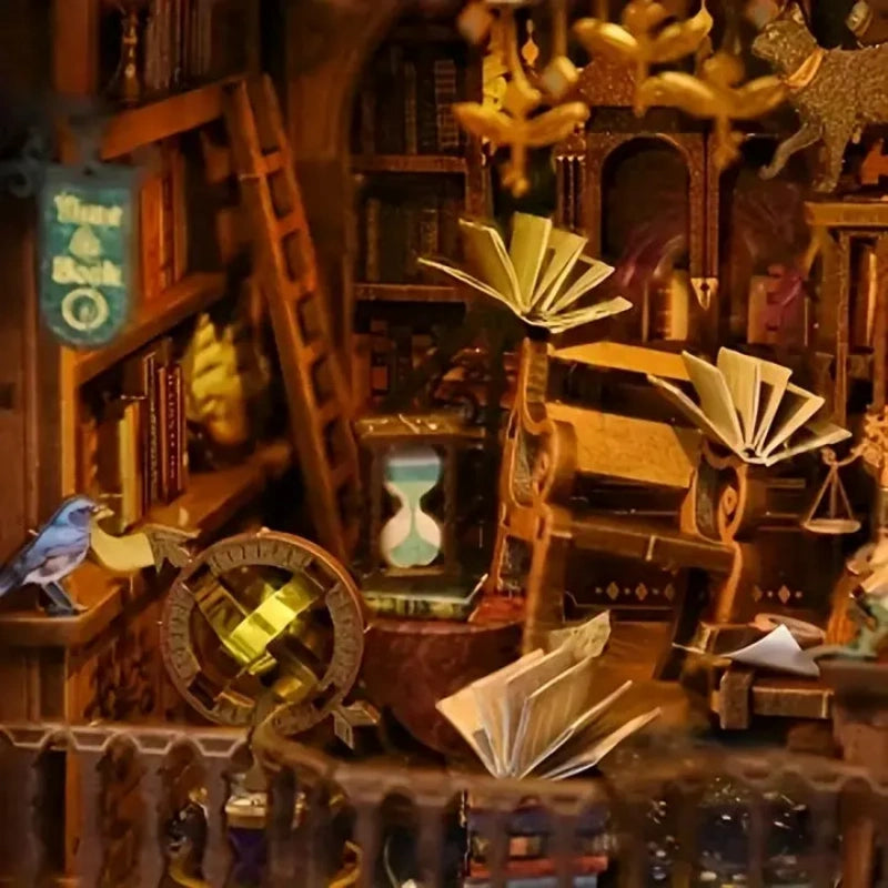 Book Nook - Wonder Library, un kit créatif pour construire un diorama miniature. Parfait pour décorer une bibliothèque ou comme cadeau original pour un amoureux des livres. Par Nookette.