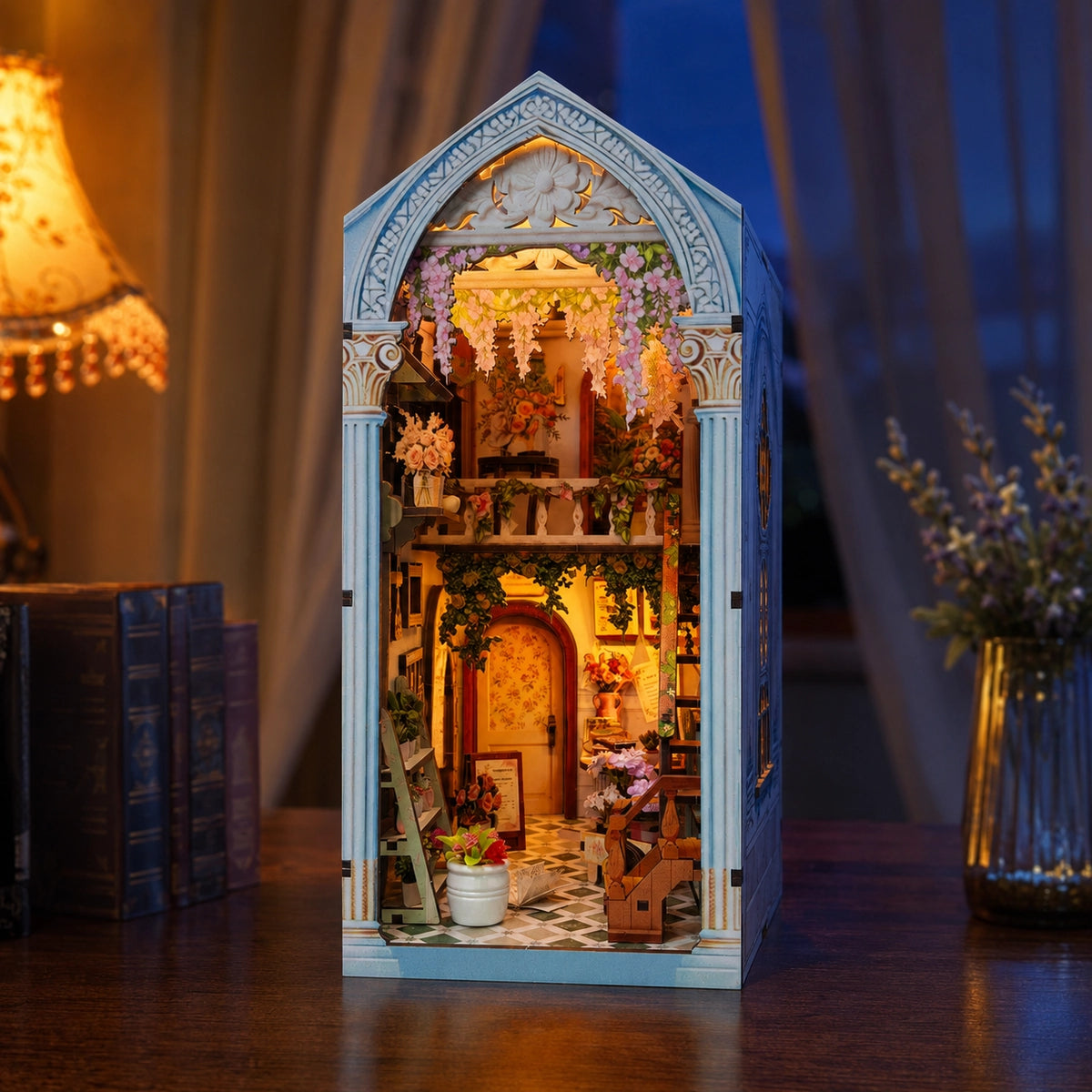 Book Nook - Woodland Flower Lane